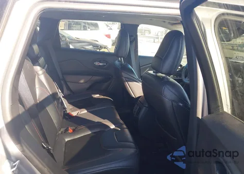 2019 Jeep Cherokee Trailhawk 4X4 z USA, uszkodzony, nr VIN 1C4PJMBX3KD385398